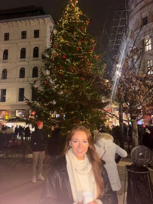 Dr Sophie Carroll Dr Sophie Carroll