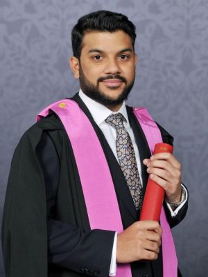 Dr Riaan Lakhani